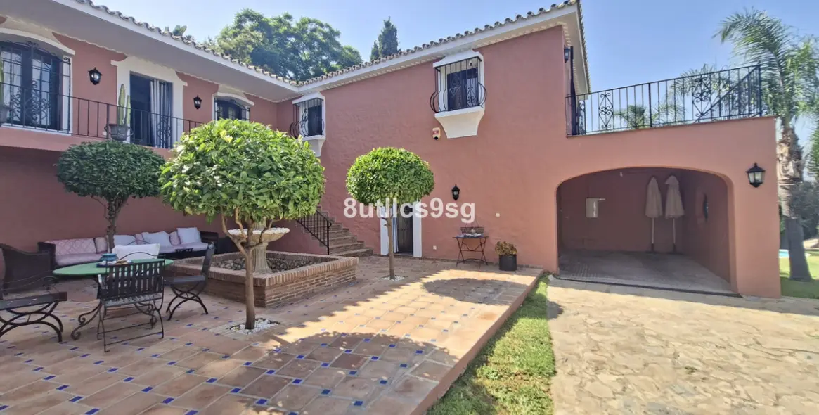 Продажа  отдельно стоящей виллы в Nueva Andalucía (район Aloha) 5