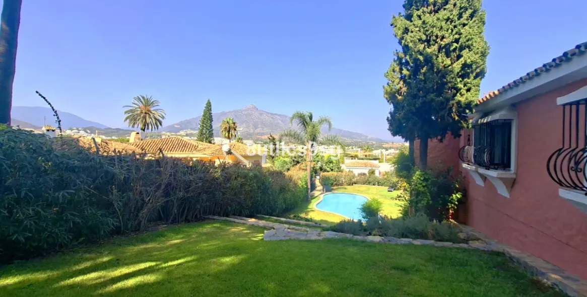 Продажа  отдельно стоящей виллы в Nueva Andalucía (район Aloha) 13