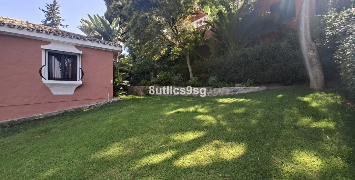 Продажа  отдельно стоящей виллы в Nueva Andalucía (район Aloha) 15