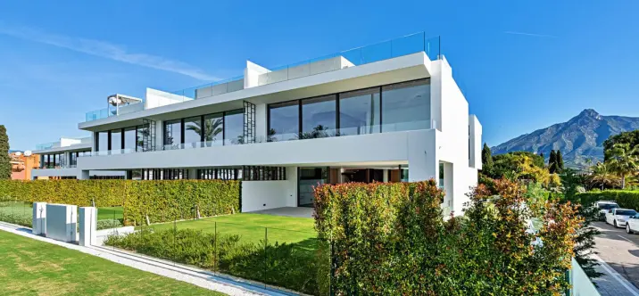 Semi-detached house R5151622 1