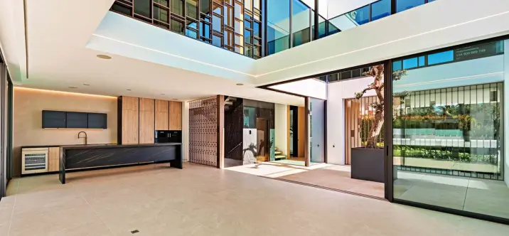 Semi-detached house R5151622 2