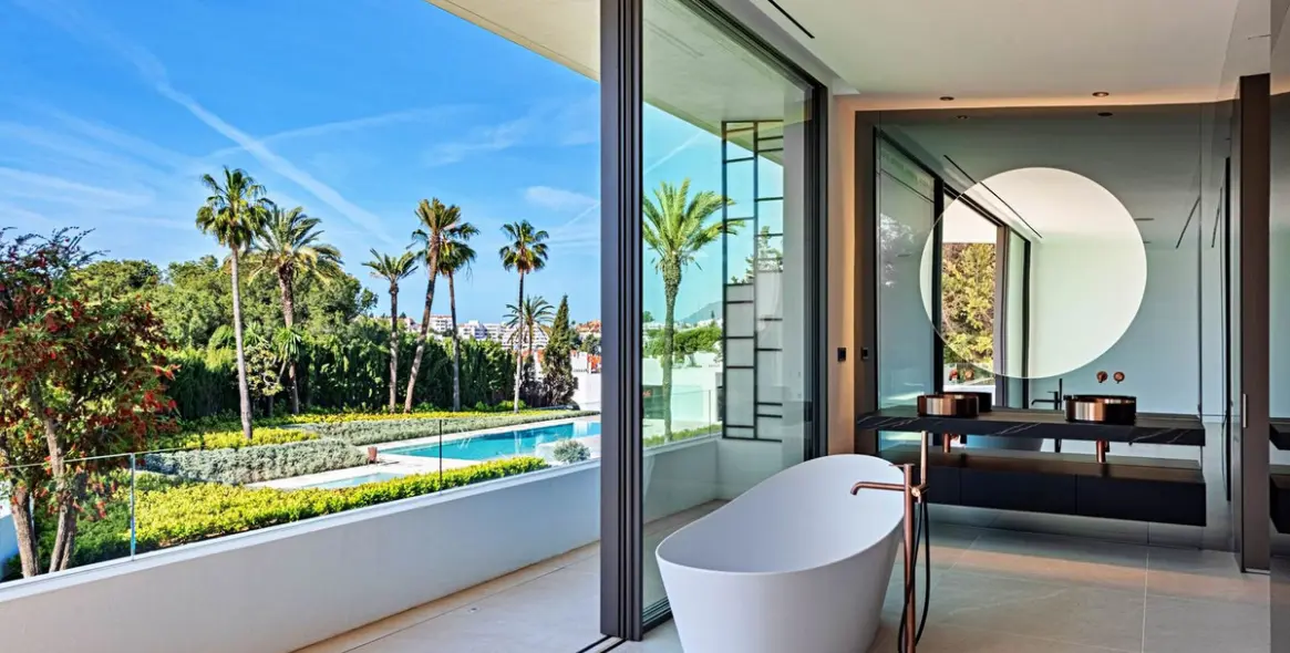 Sale of semi-detached house in The Golden Mile 14