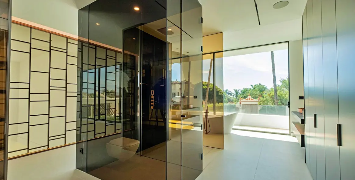Sale of semi-detached house in The Golden Mile 16