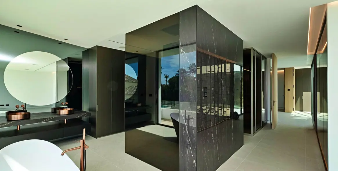 Sale of semi-detached house in The Golden Mile 24