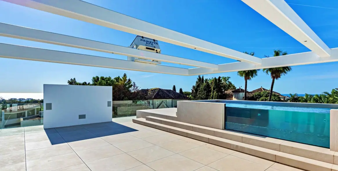 Sale of semi-detached house in The Golden Mile 30