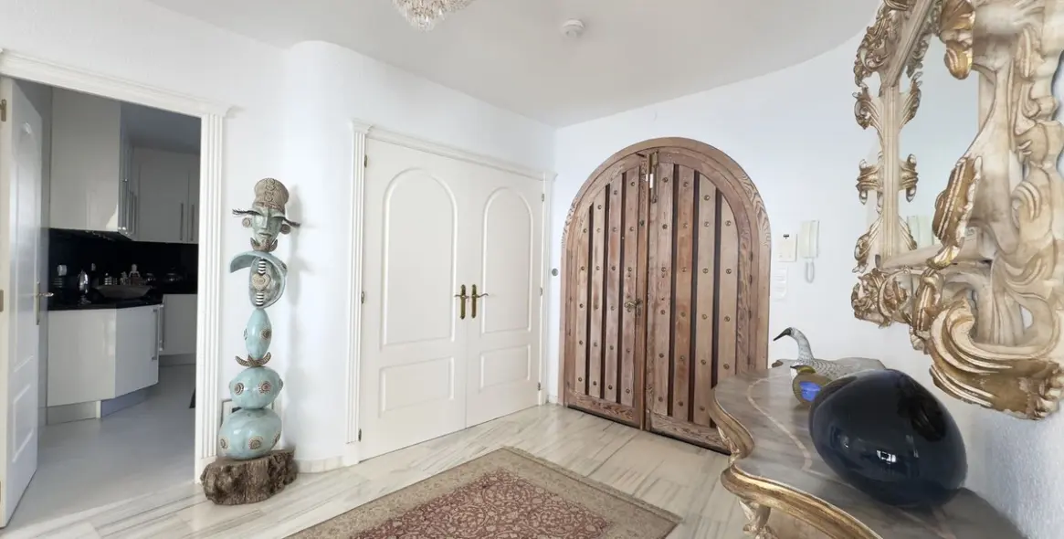 Продажа  отдельно стоящей виллы в Benalmadena Costa 13