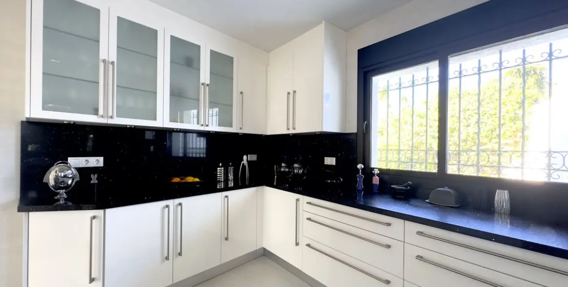 Продажа  отдельно стоящей виллы в Benalmadena Costa 14