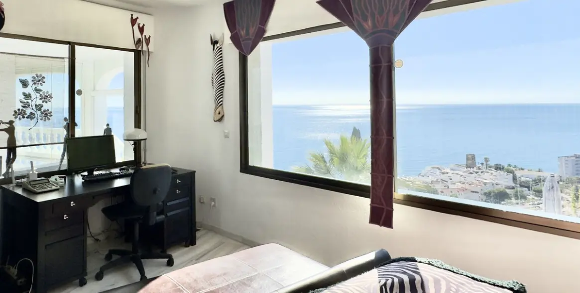 Продажа  отдельно стоящей виллы в Benalmadena Costa 24