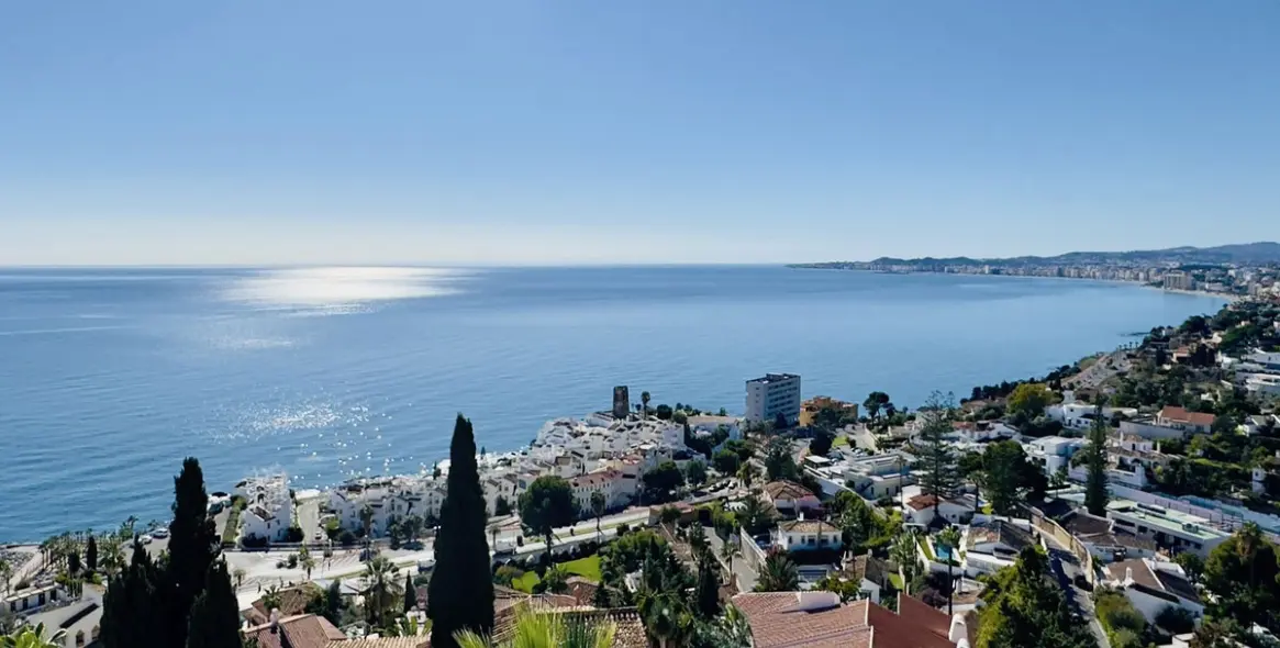 Продажа  отдельно стоящей виллы в Benalmadena Costa 25