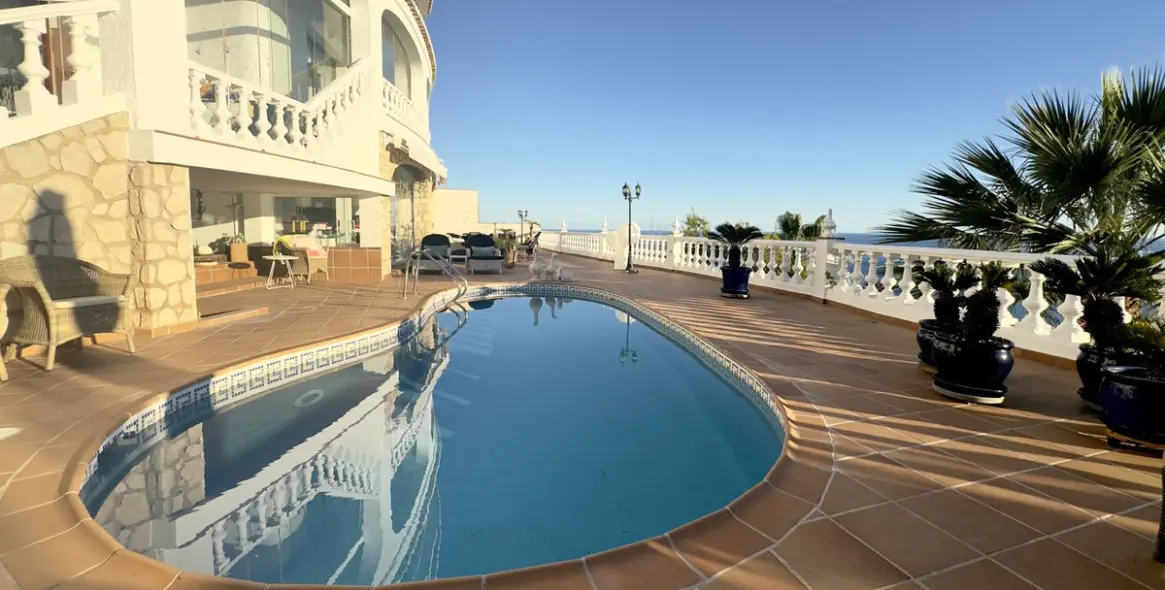 Продажа  отдельно стоящей виллы в Benalmadena Costa 26