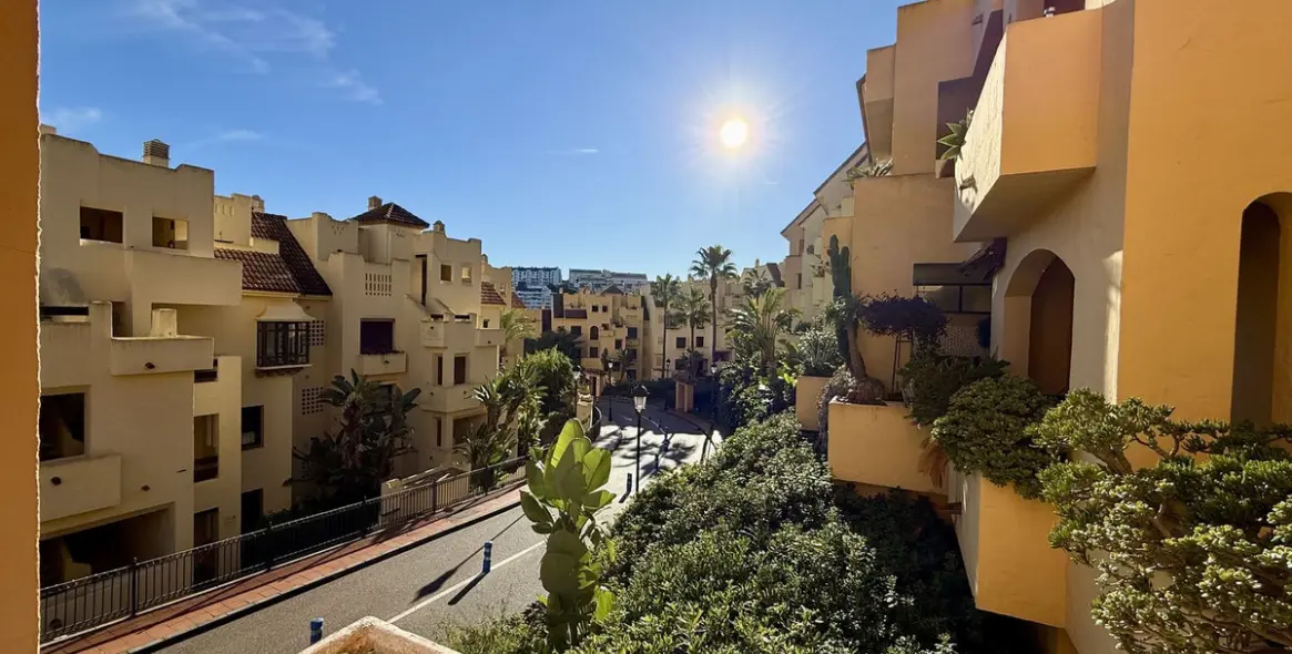 Short-term rent of ground floor apartment in La Duquesa 1