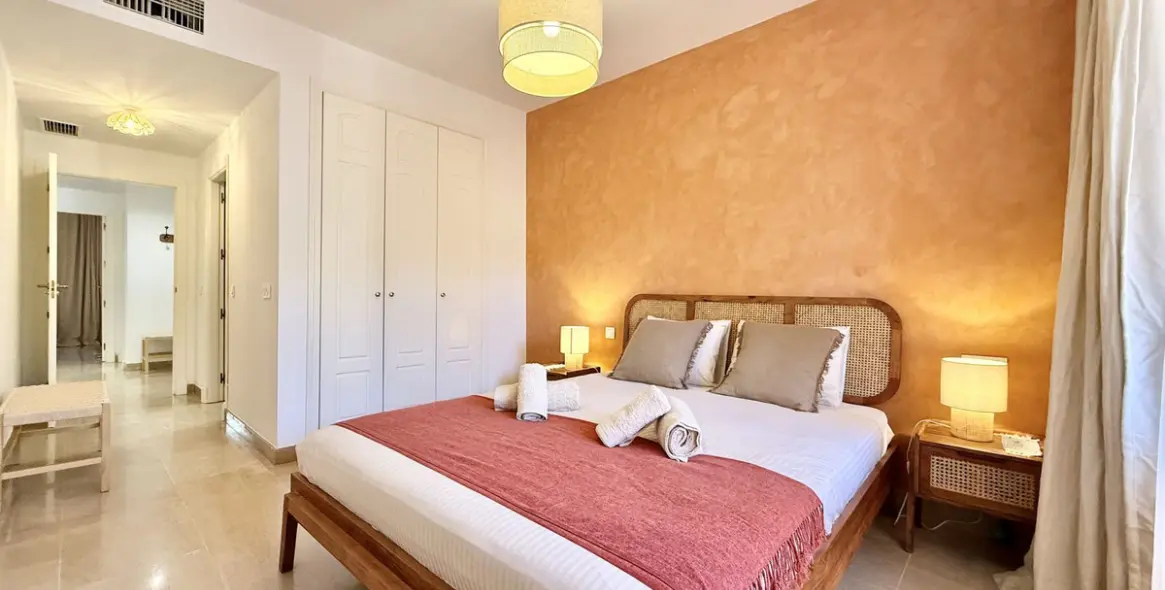 Short-term rent of ground floor apartment in La Duquesa 5