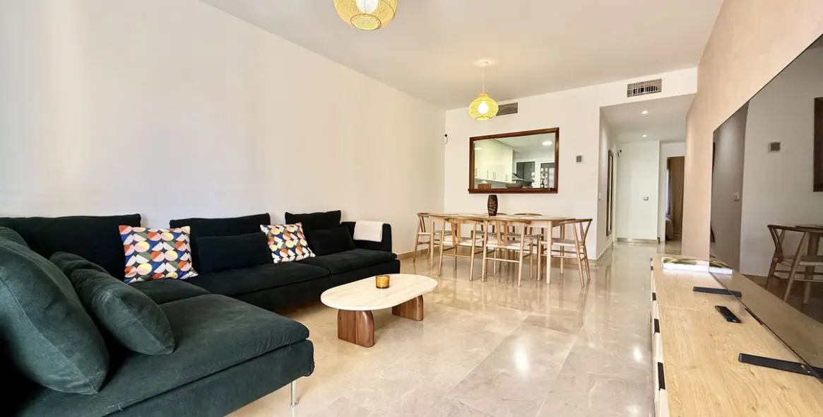 Short-term rent of ground floor apartment in La Duquesa 7
