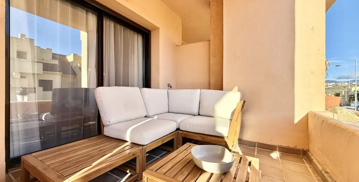 Short-term rent of ground floor apartment in La Duquesa 10