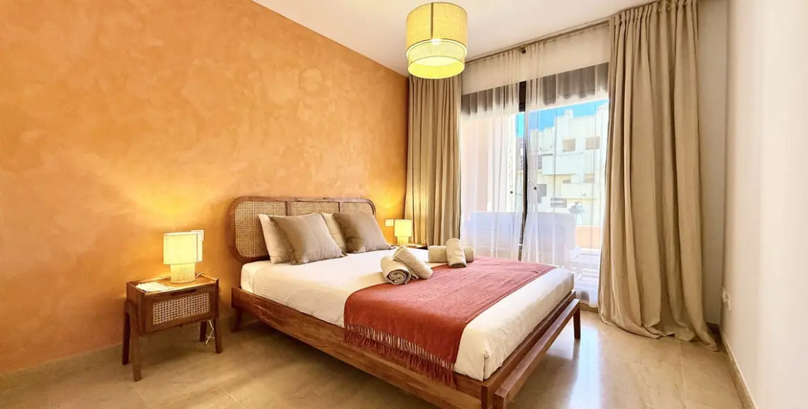 Short-term rent of ground floor apartment in La Duquesa 12