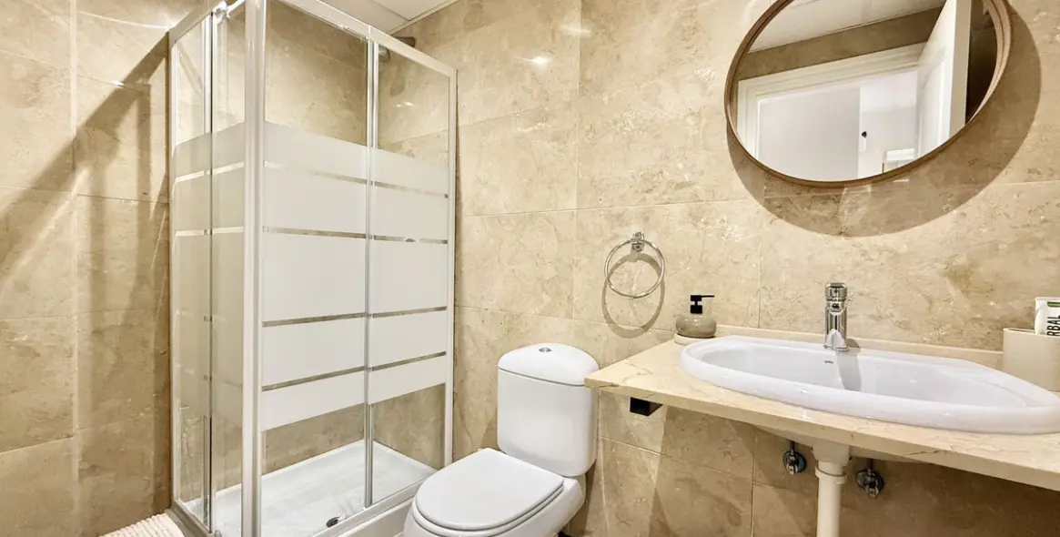 Short-term rent of ground floor apartment in La Duquesa 16