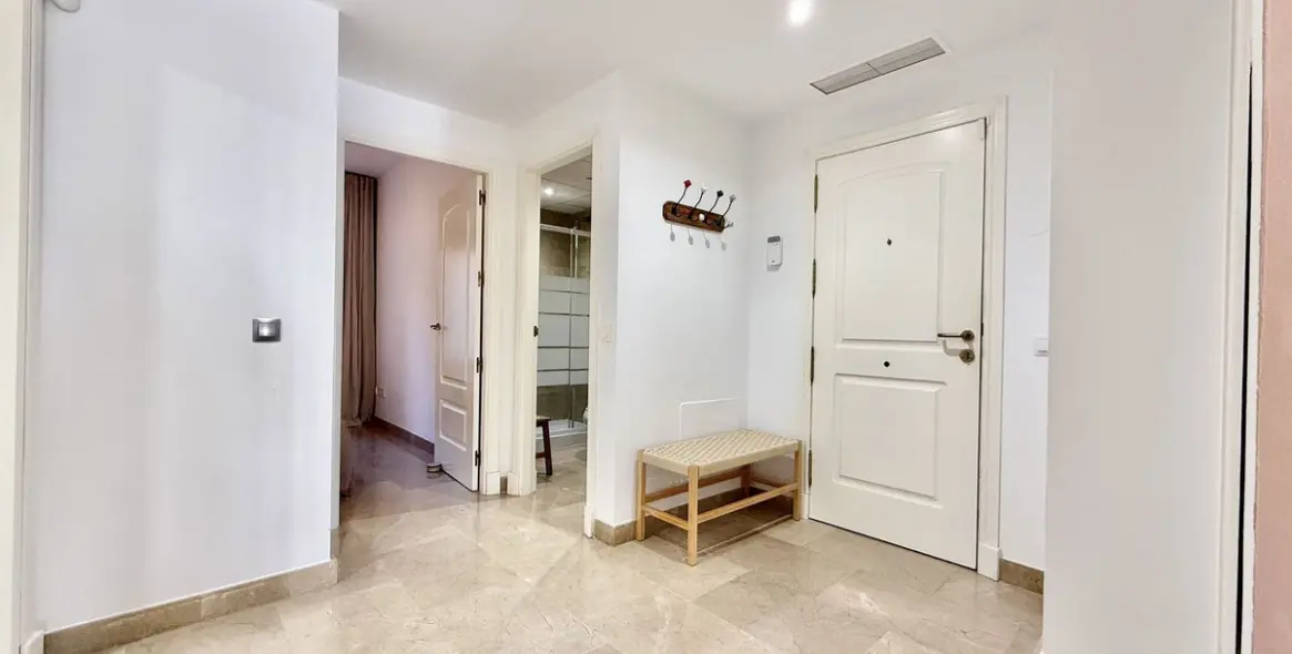 Short-term rent of ground floor apartment in La Duquesa 17