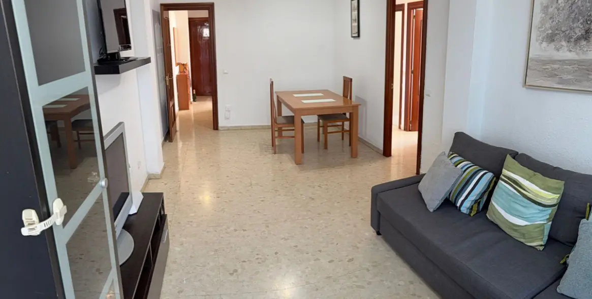 Sale of middle floor apartment in Torremolinos Centro 2