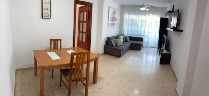 Sale of middle floor apartment in Torremolinos Centro 2
