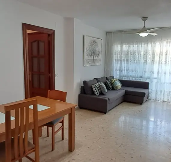 Sale of middle floor apartment in Torremolinos Centro