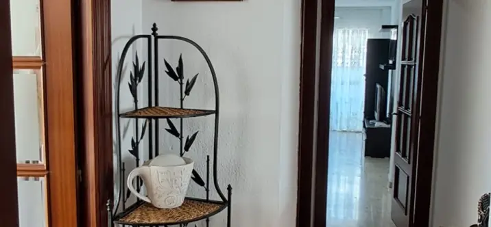 Sale of middle floor apartment in Torremolinos Centro 4