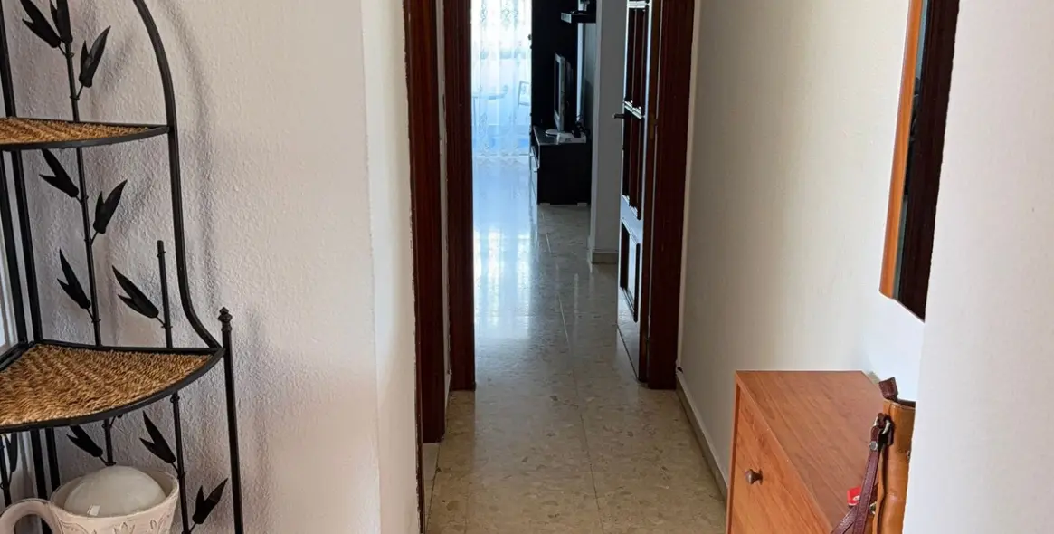 Sale of middle floor apartment in Torremolinos Centro 6