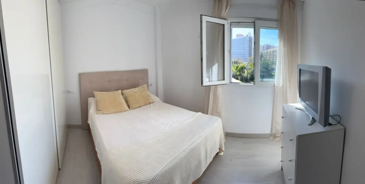 Sale of middle floor apartment in Torremolinos Centro 9