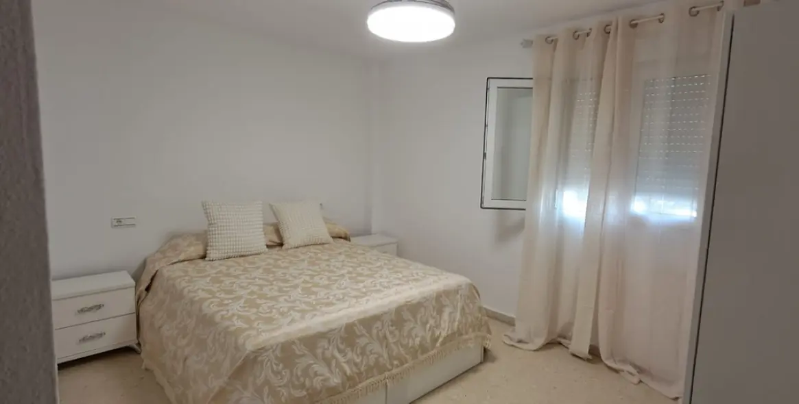 Sale of middle floor apartment in Torremolinos Centro 11