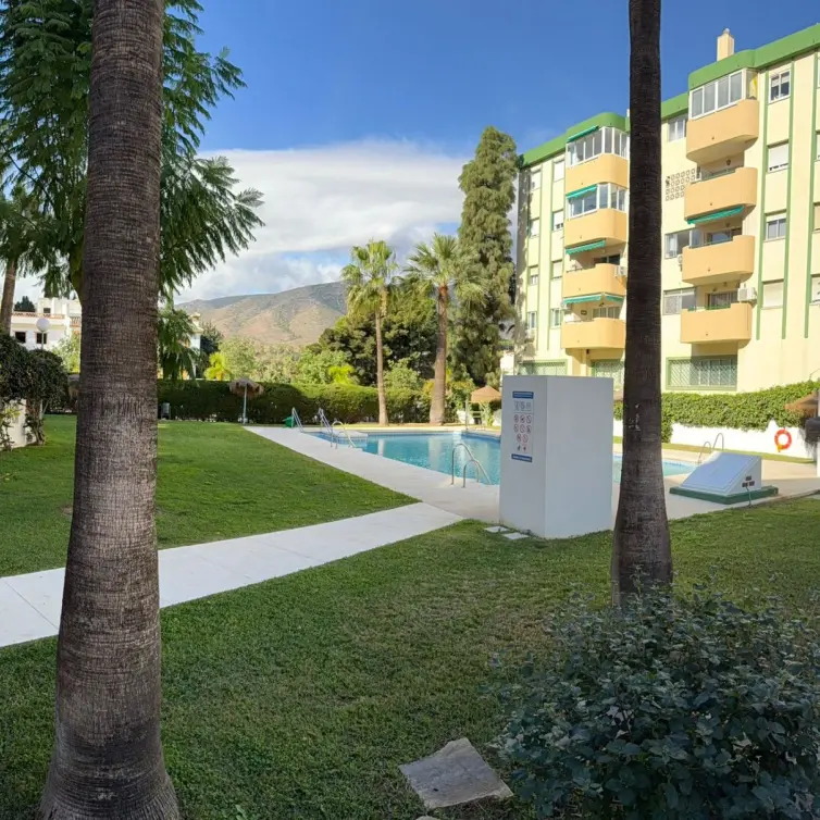 Sale of middle floor apartment in Torremolinos Centro