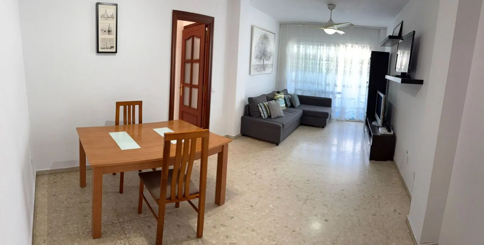 Sale of middle floor apartment in Torremolinos Centro 3
