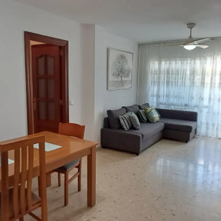 Sale of middle floor apartment in Torremolinos Centro