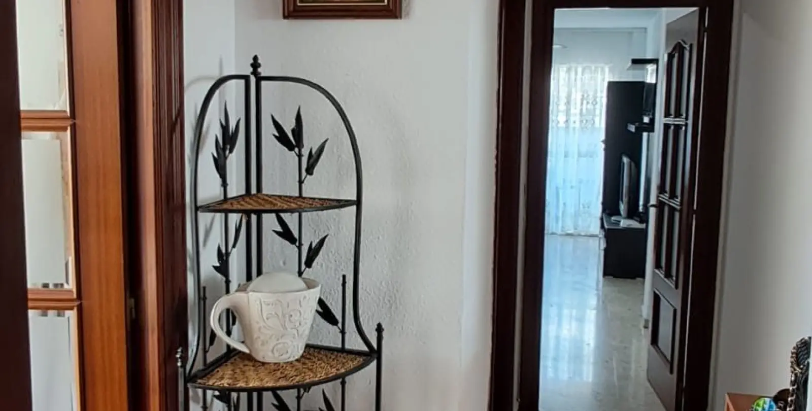 Sale of middle floor apartment in Torremolinos Centro 5