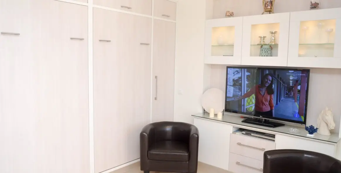 Продажа студии в Elviria 4