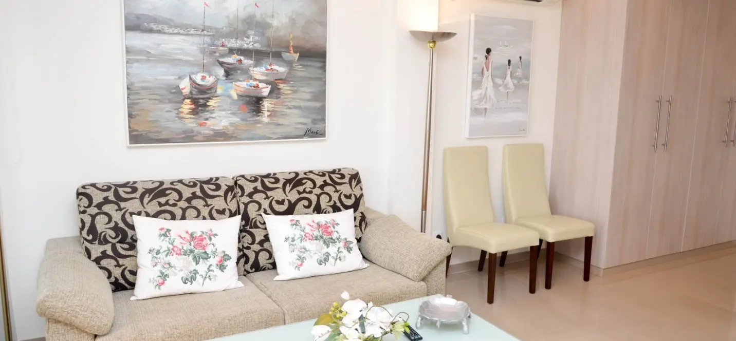 Sale of studio in Elviria 4
