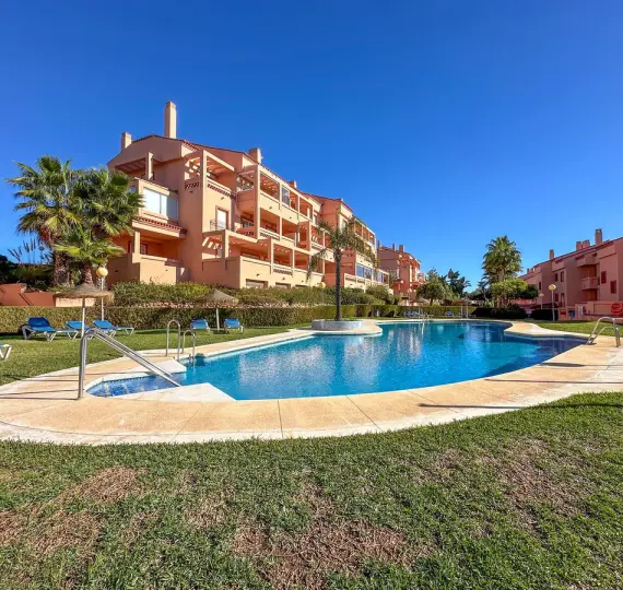 Sale of ground floor apartment in El Faro