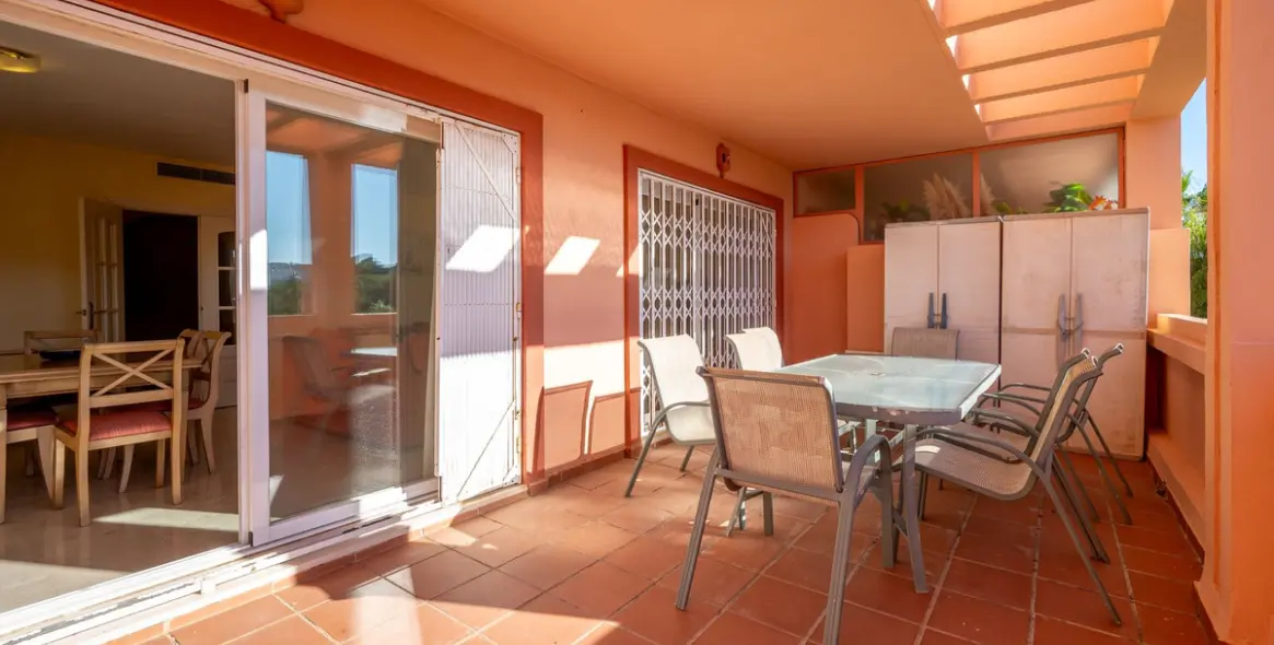 Sale of ground floor apartment in El Faro 2