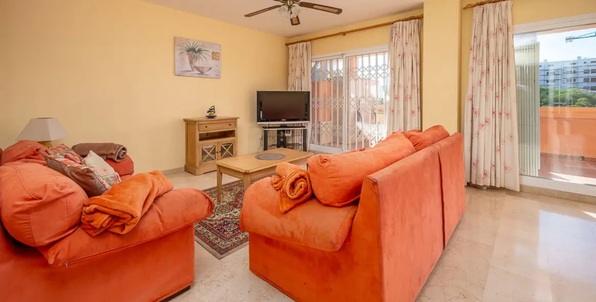 Sale of ground floor apartment in El Faro 4