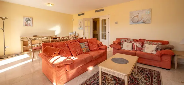 Sale of ground floor apartment in El Faro 4