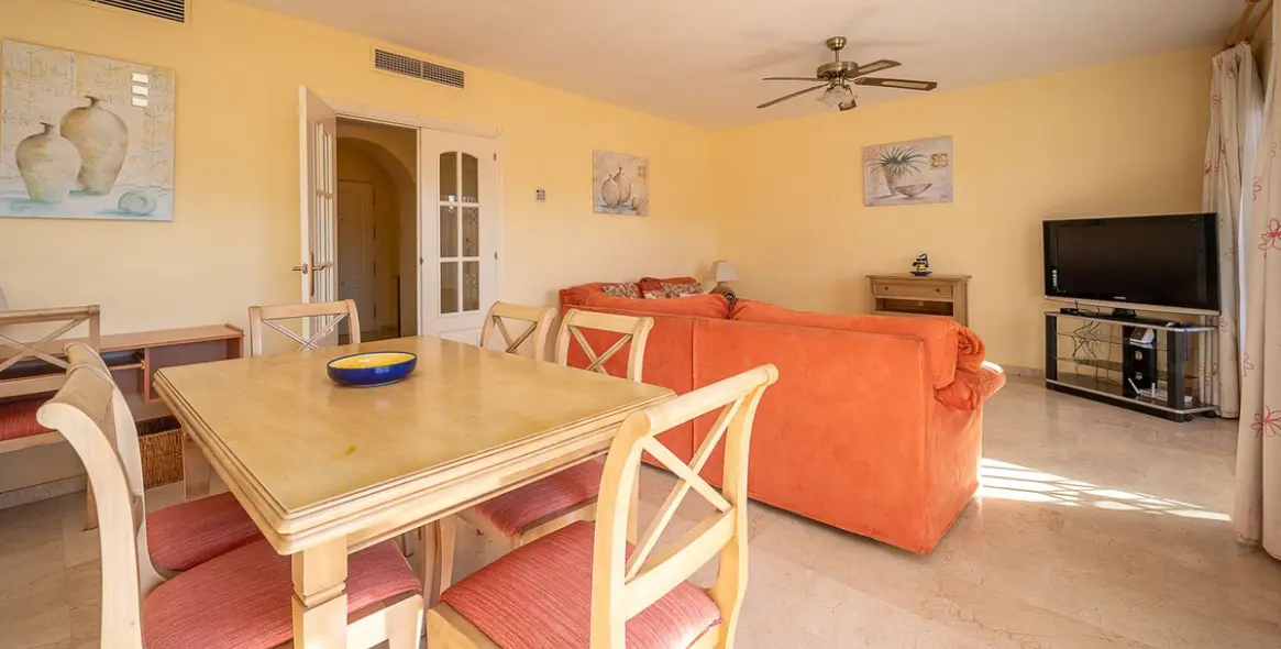 Sale of ground floor apartment in El Faro 6