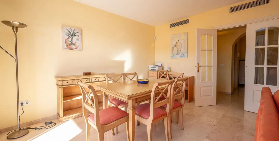 Sale of ground floor apartment in El Faro 7