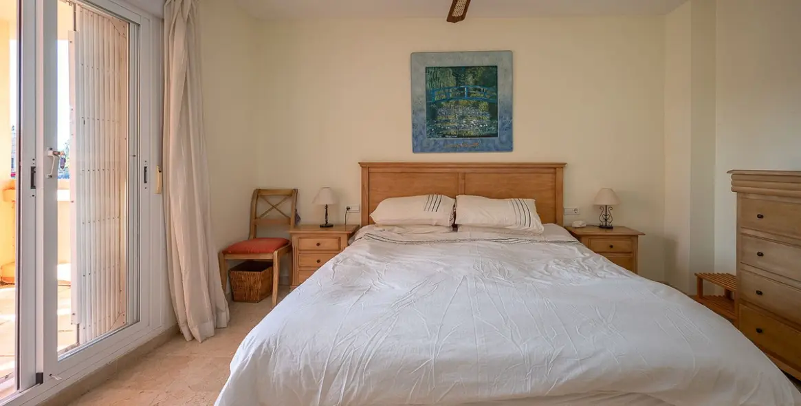 Sale of ground floor apartment in El Faro 12