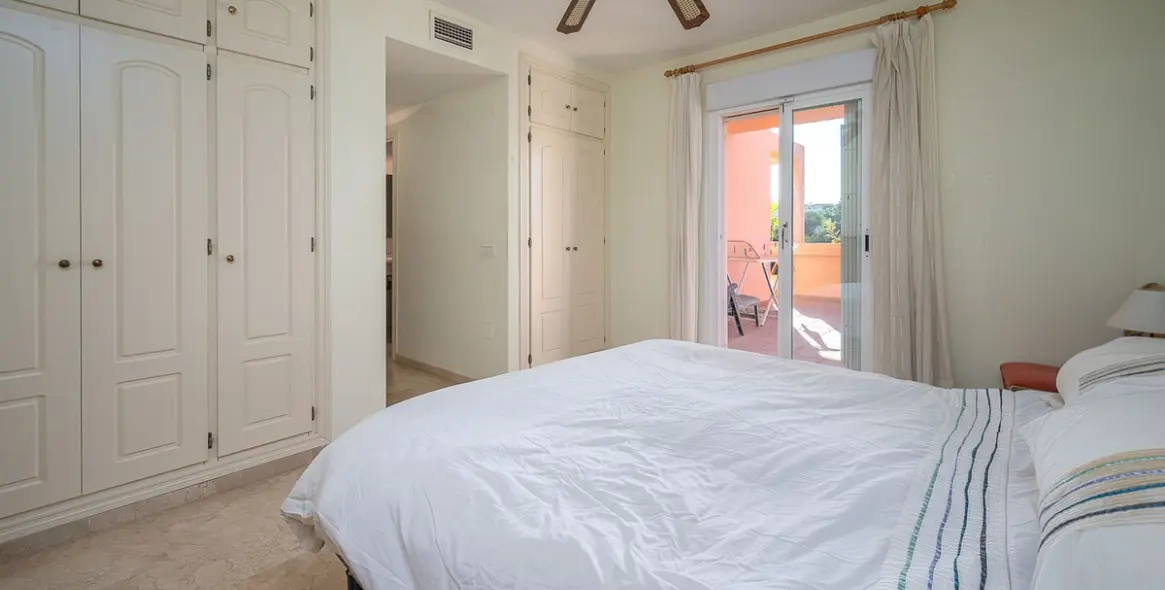 Sale of ground floor apartment in El Faro 14