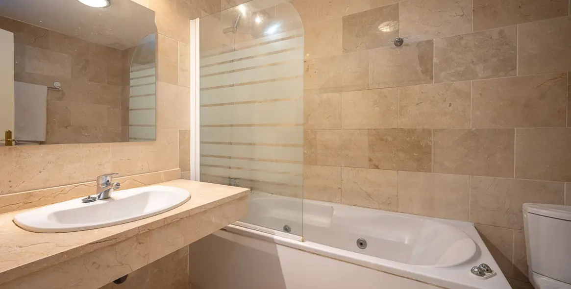 Sale of ground floor apartment in El Faro 15