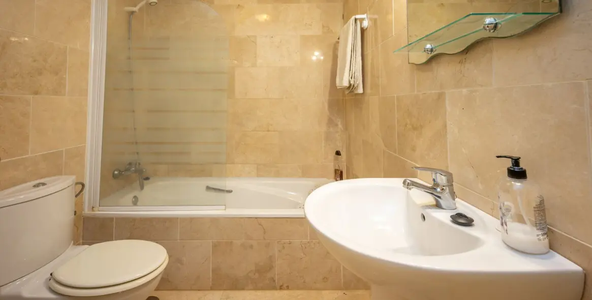 Sale of ground floor apartment in El Faro 19