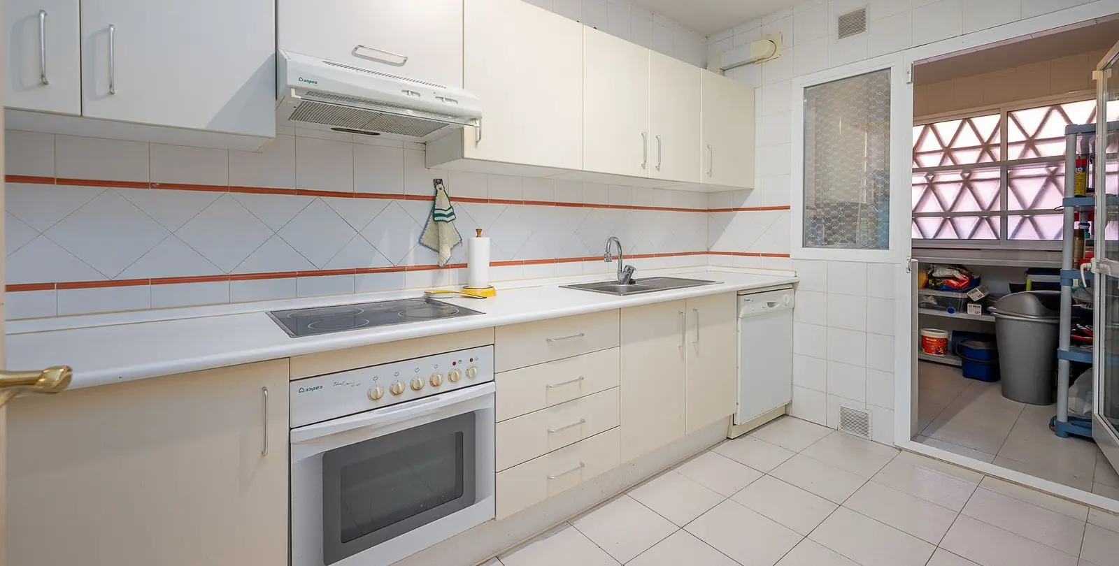 Venta de apartamento en planta baja en El Faro 8