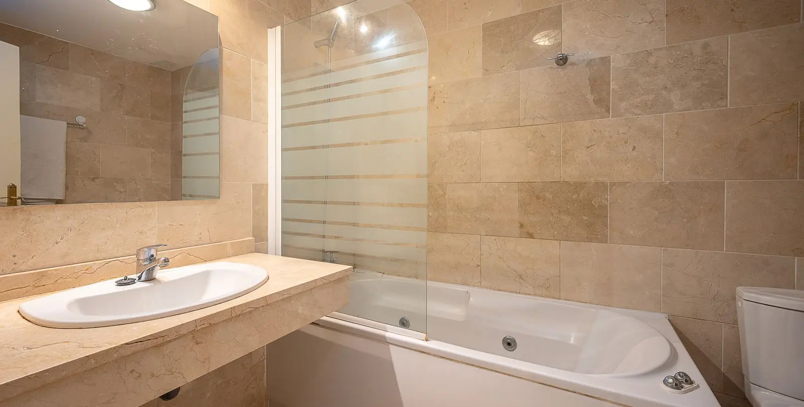 Venta de apartamento en planta baja en El Faro 15