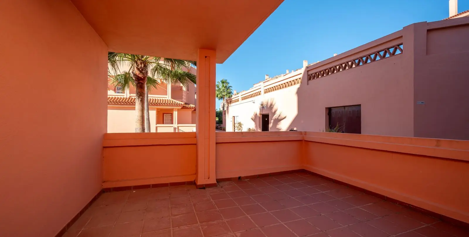 Venta de apartamento en planta baja en El Faro 21