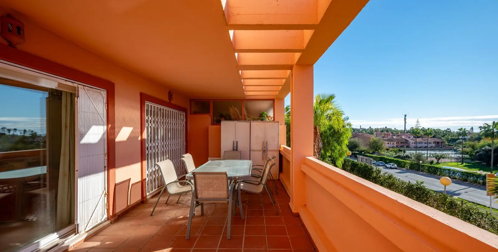 Venta de apartamento en planta baja en El Faro 23