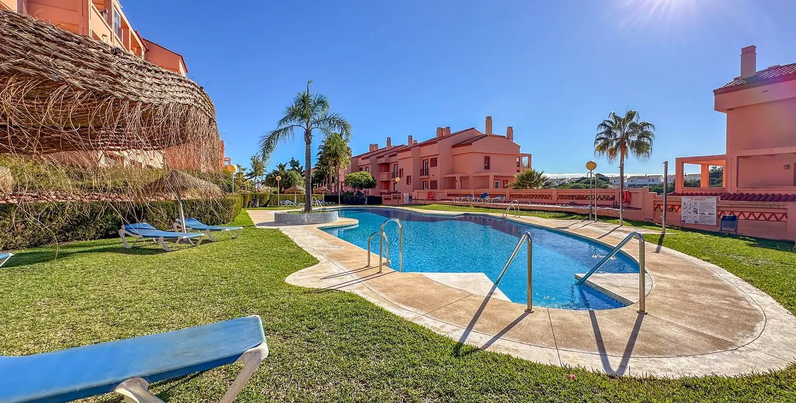 Venta de apartamento en planta baja en El Faro 26