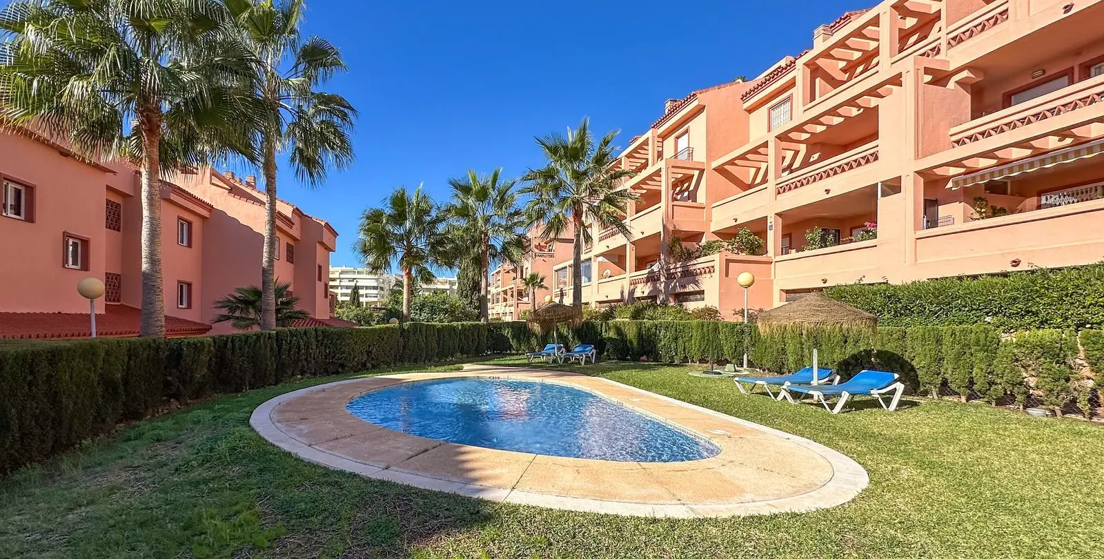 Venta de apartamento en planta baja en El Faro 27